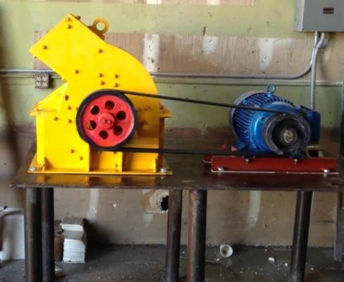 PC σειρά Χρυσό Crusher Σφυρίχτρα με κινητήρα ντίζελ και ρυθμιζόμενο μέγεθος βαθμίδας οθόνης