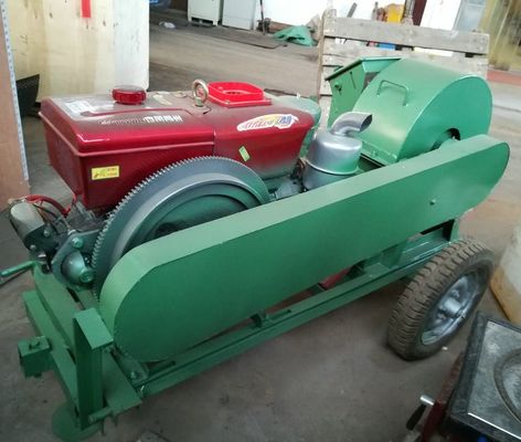 Λιγότερο από 300 mm Μέγεθος τροφοδοσίας Κινητό θραύστης ξύλου Σφυροκόπημα Σφυροκόπημα Σπαρακτήρα βότανων