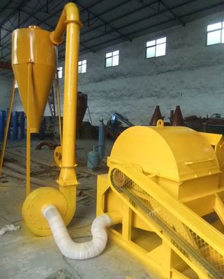 Λιγότερο από 300 mm Μέγεθος τροφοδοσίας Κινητό θραύστης ξύλου Σφυροκόπημα Σφυροκόπημα Σπαρακτήρα βότανων