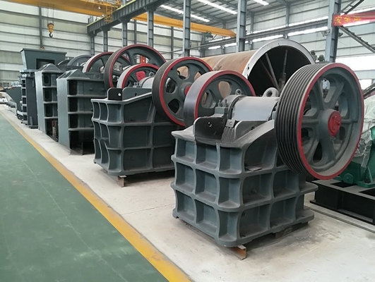 30kw PE400x600 κινητό μικροχρυσό μετάλλιο πέτρα σαγόνι συντρίμμιο με διαστάσεις 1400x1740x1663mm